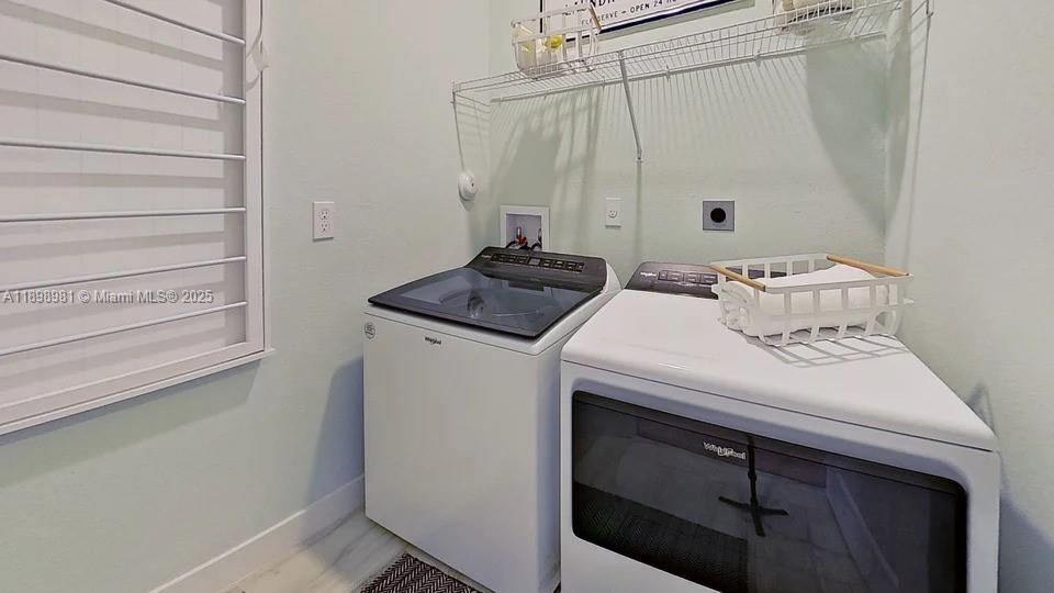 MERRICK SQUARE - Residential Lease