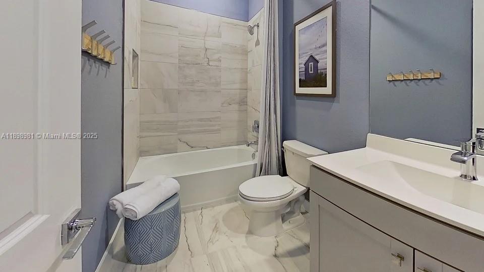 MERRICK SQUARE - Residential Lease