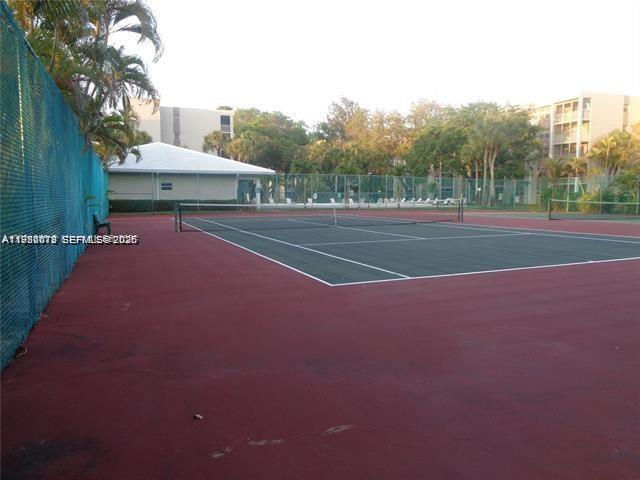 SHERWOOD SQUARE CONDOMINI - Residential Lease