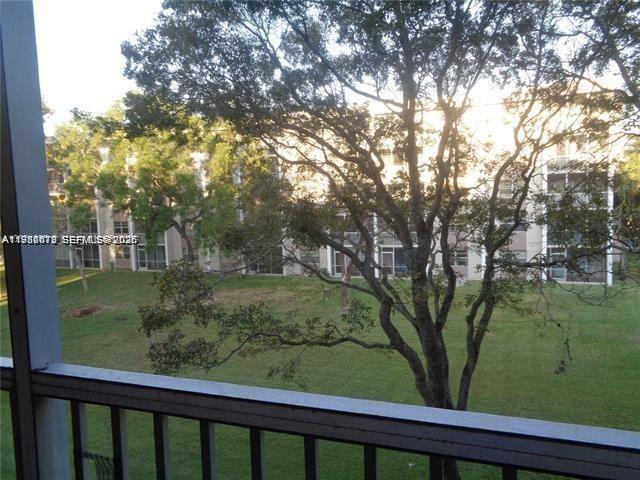 SHERWOOD SQUARE CONDOMINI - Residential Lease