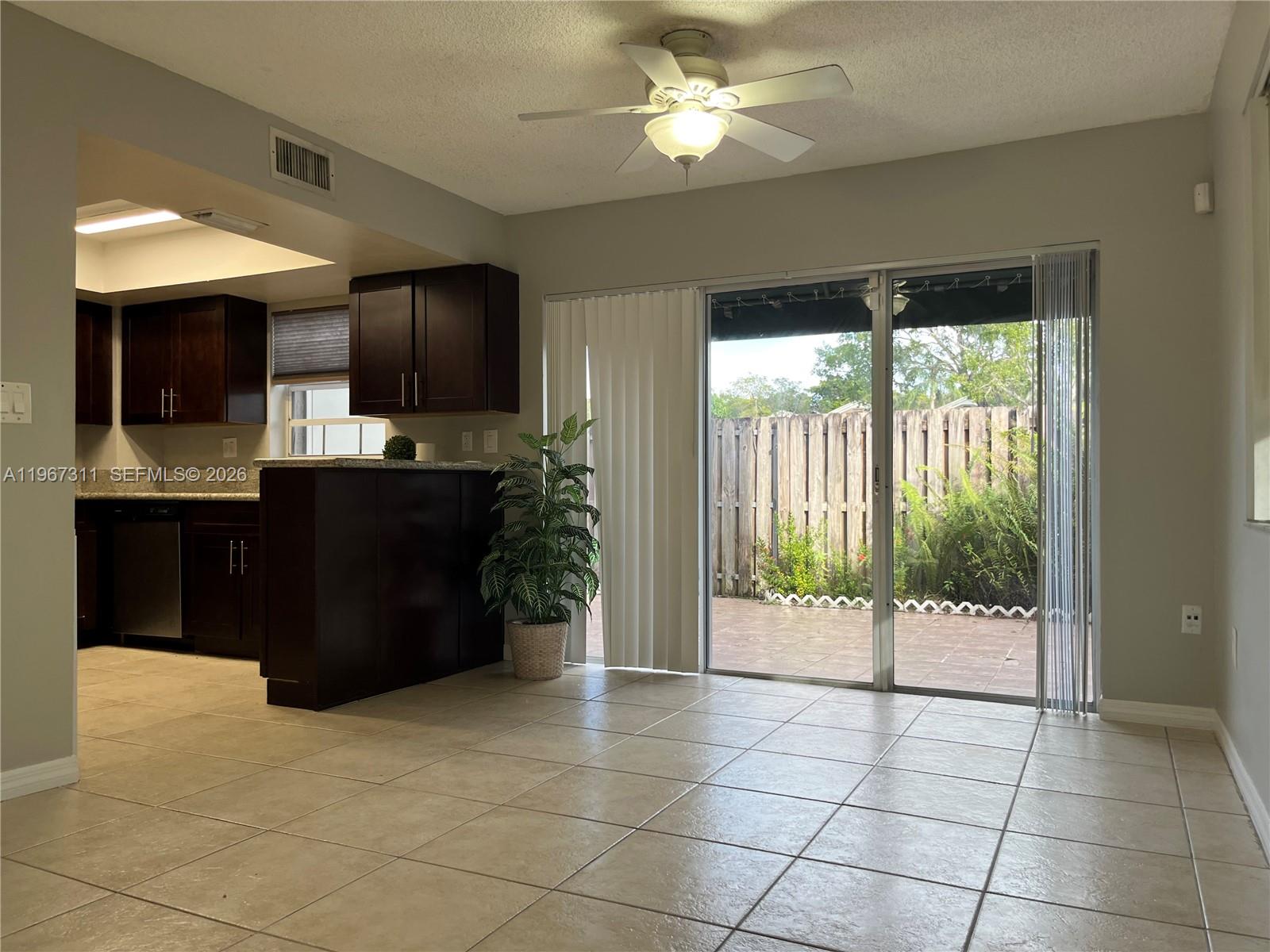 FLAMINGO GARDENS PHASE FO - Residential Lease