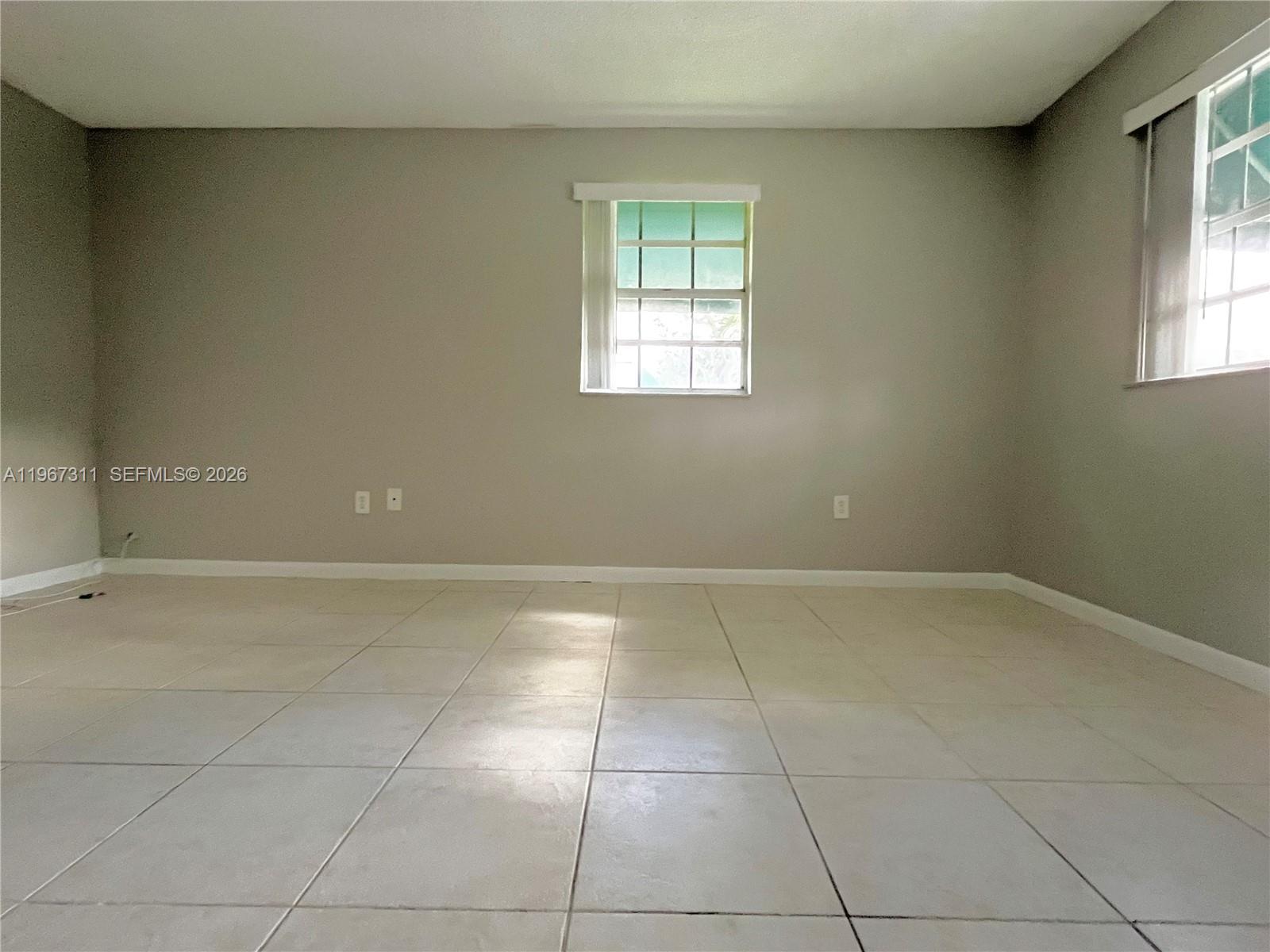 FLAMINGO GARDENS PHASE FO - Residential Lease