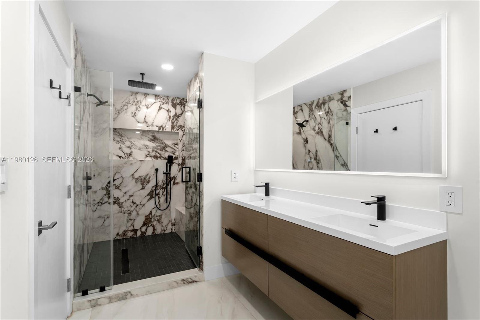 900 BISCAYNE BAY CONDO - Residential