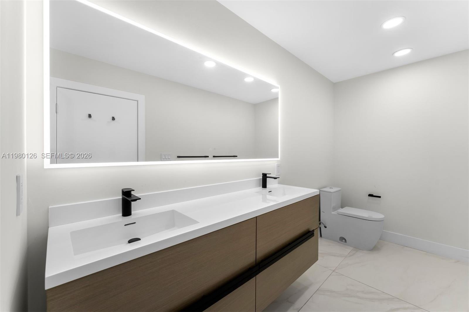 900 BISCAYNE BAY CONDO - Residential