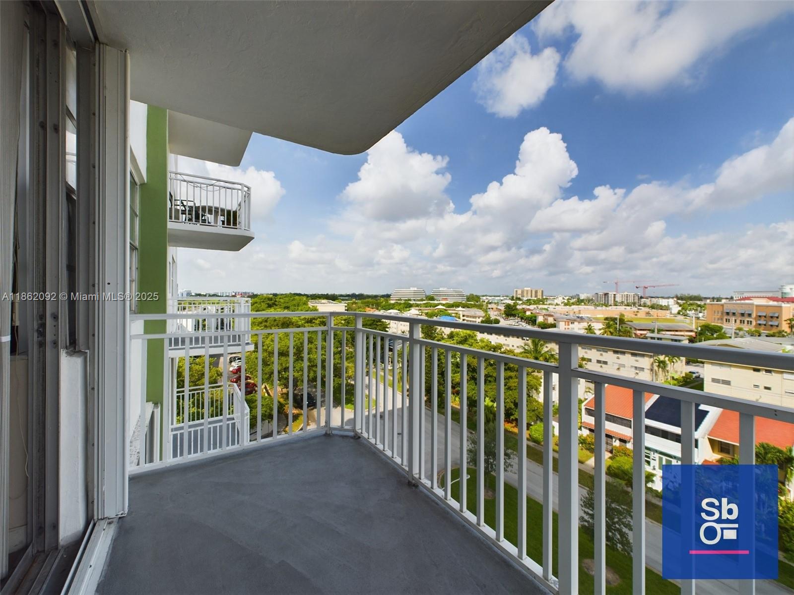 BAYVIEW TOWERS CONDO SOUT - Residential