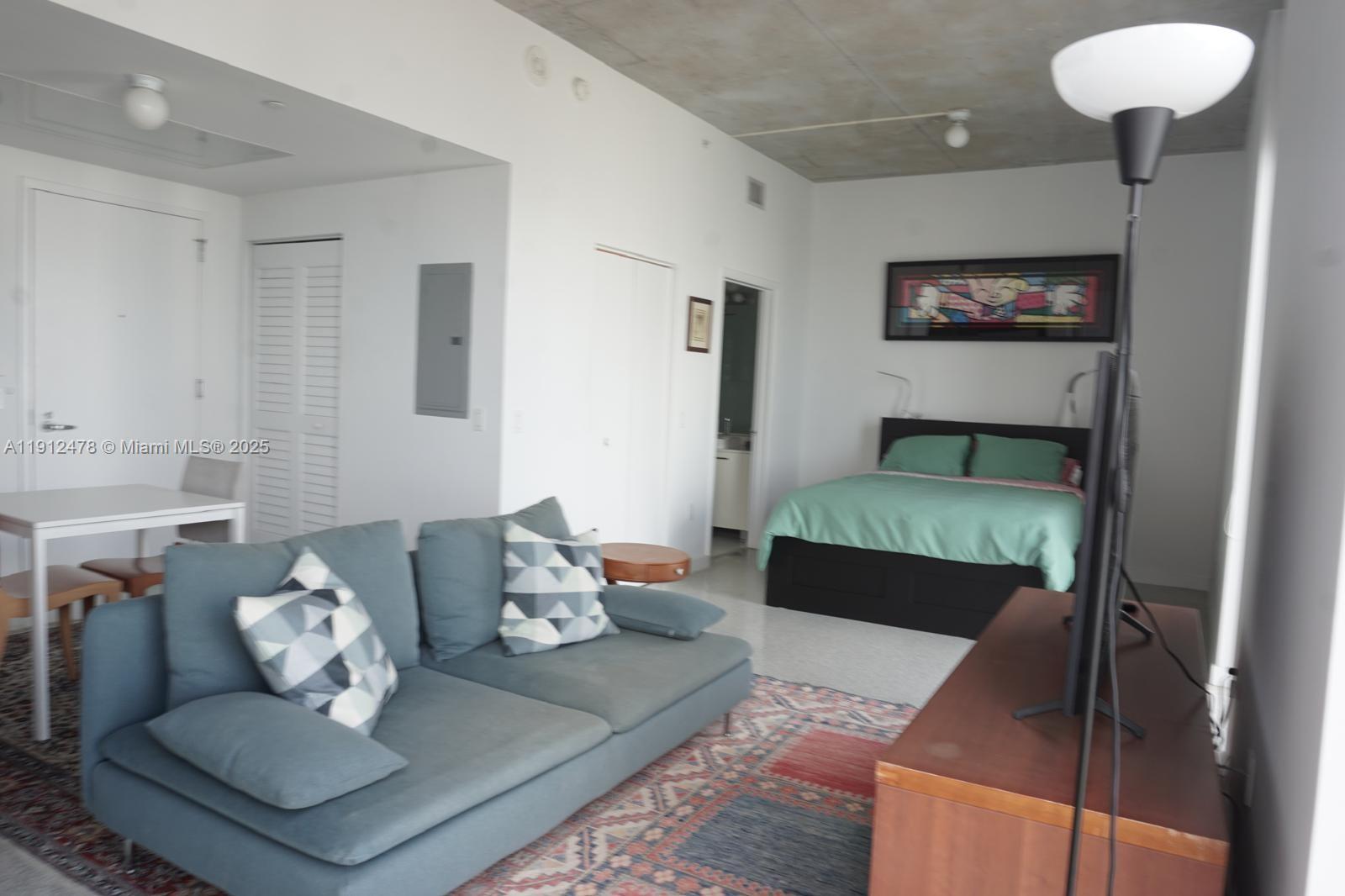 CENTRO CONDO - Residential Lease