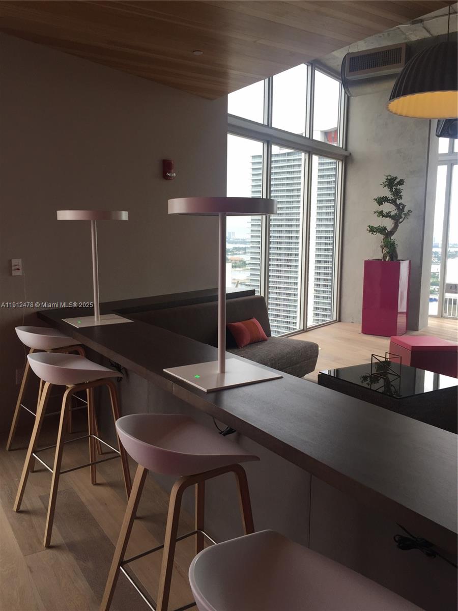 CENTRO CONDO - Residential Lease