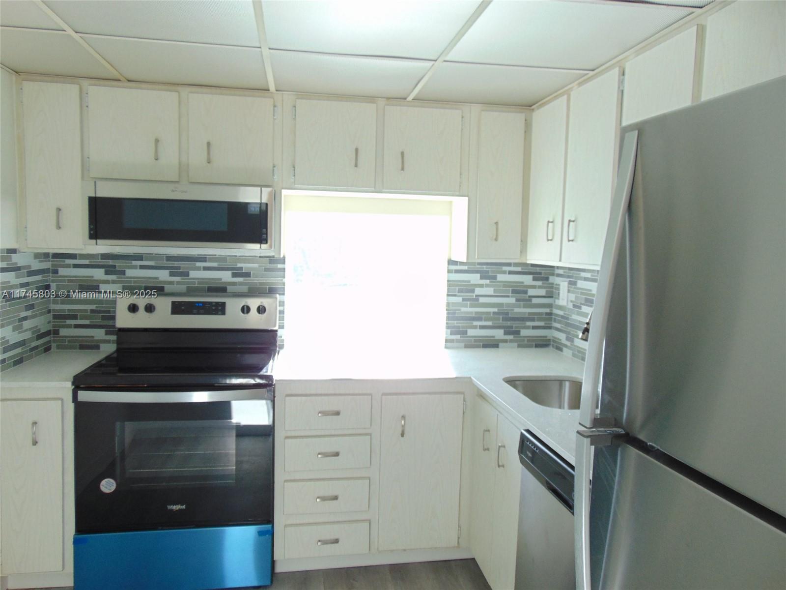 CARIBBEAN BREEZE CONDO - Residential