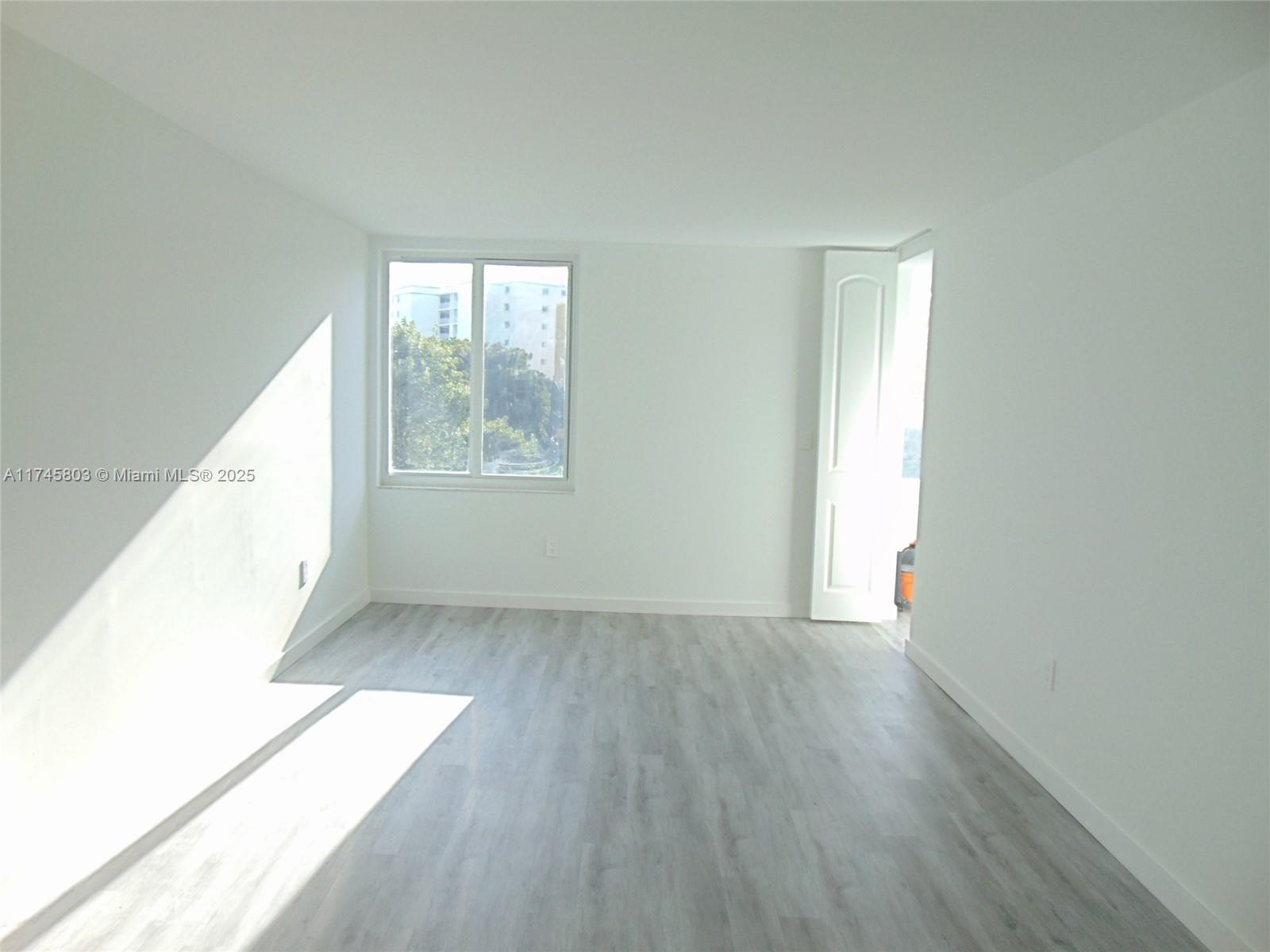 CARIBBEAN BREEZE CONDO - Residential