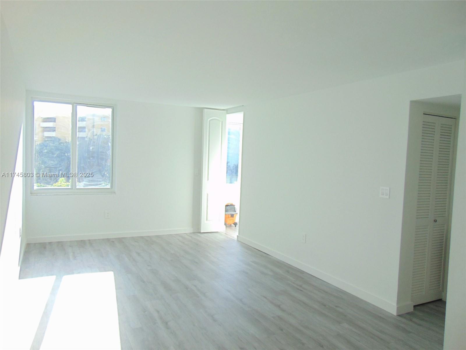 CARIBBEAN BREEZE CONDO - Residential