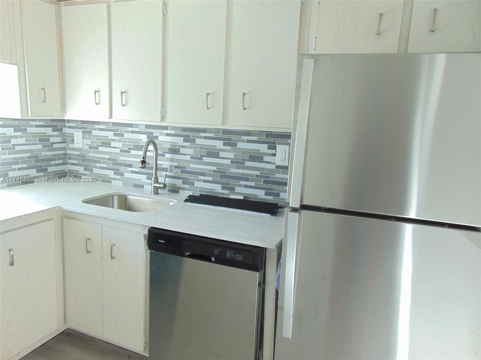 CARIBBEAN BREEZE CONDO - Residential