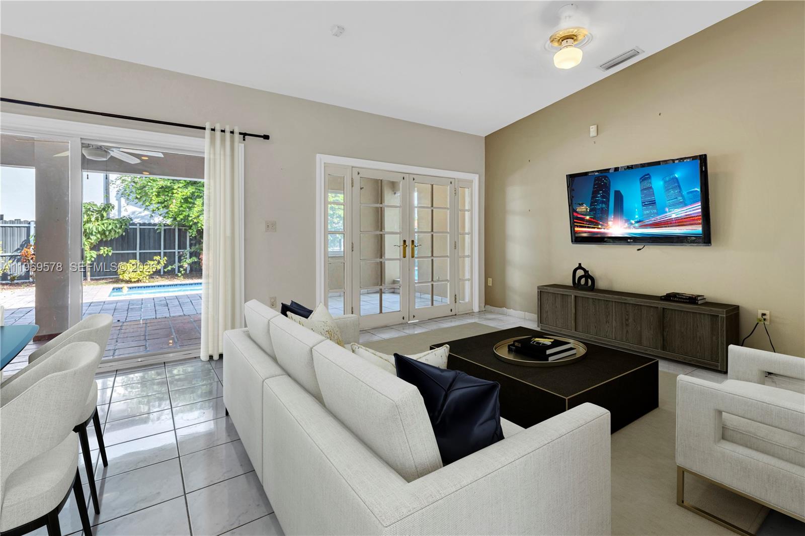 P A A SUB - Residential Lease