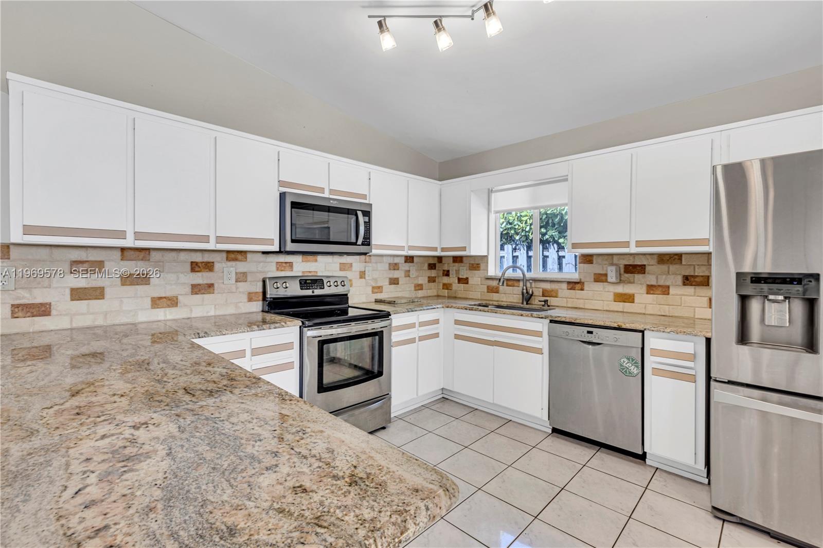 P A A SUB - Residential Lease