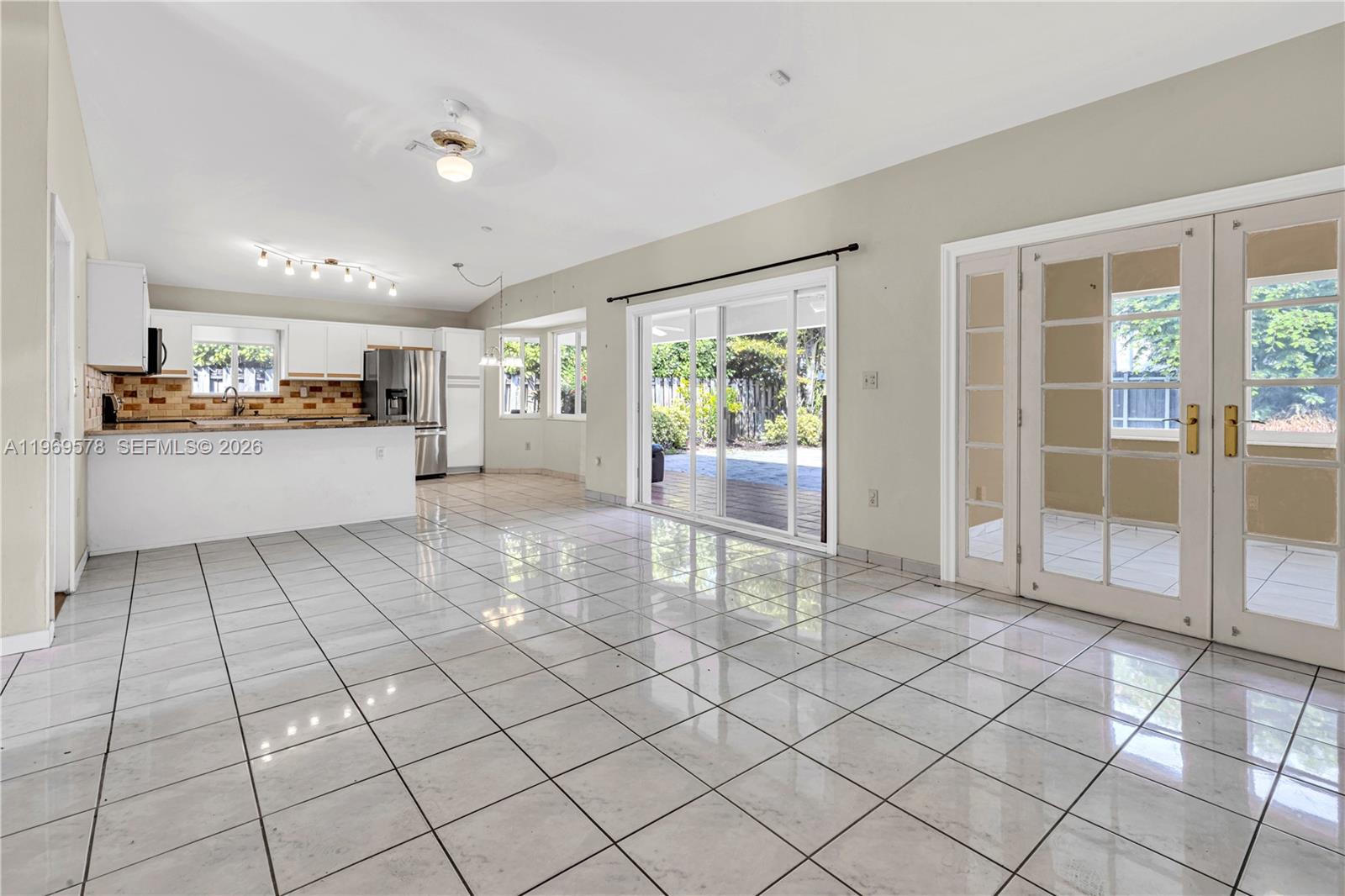 P A A SUB - Residential Lease