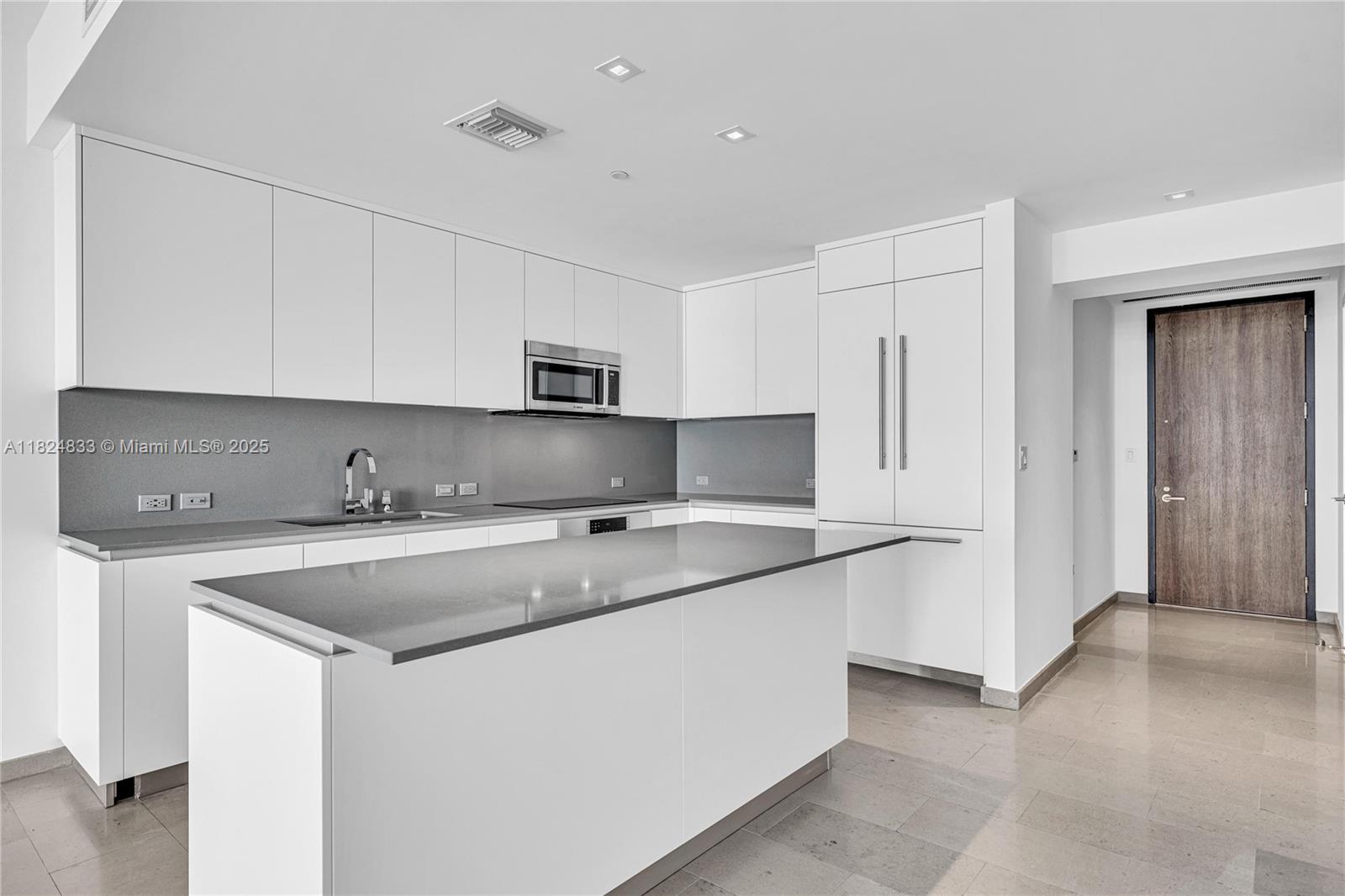 RISE CONDO - Residential