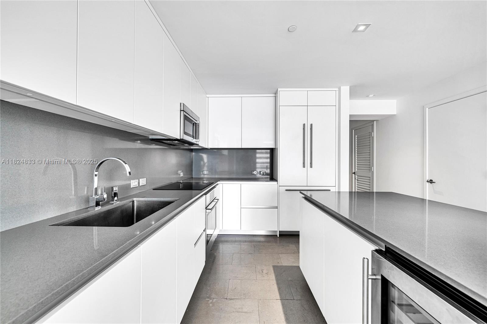 RISE CONDO - Residential