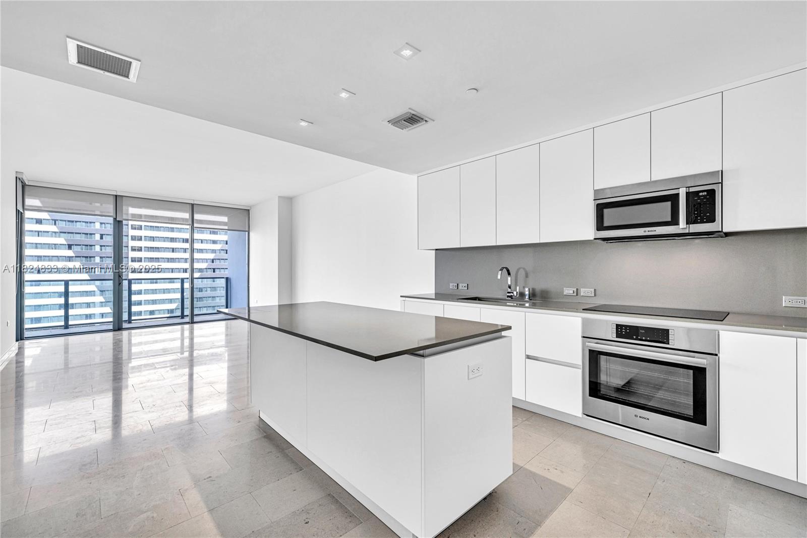 Property for Sale at 88 Sw 7th St 1006, Miami, Broward County, Florida - Bedrooms: 1 
Bathrooms: 2  - $680,000