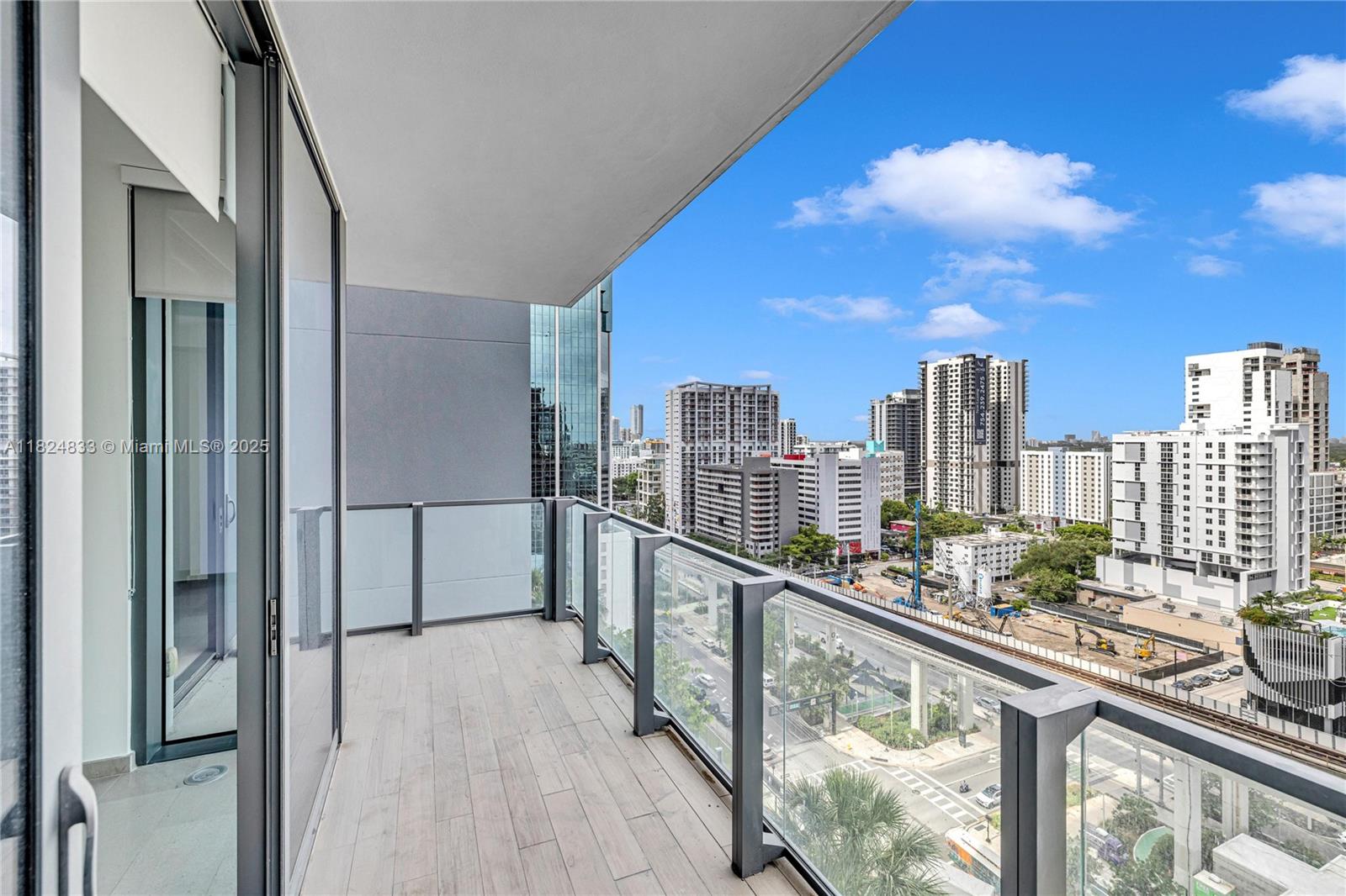 RISE CONDO - Residential