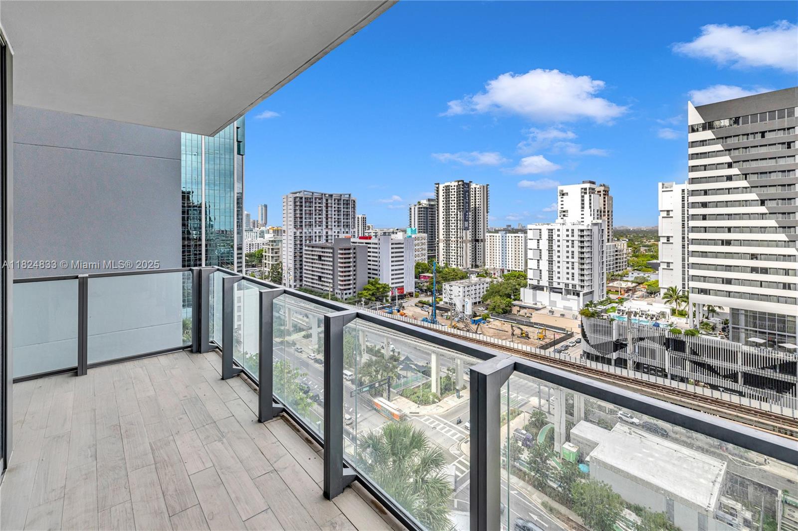 RISE CONDO - Residential