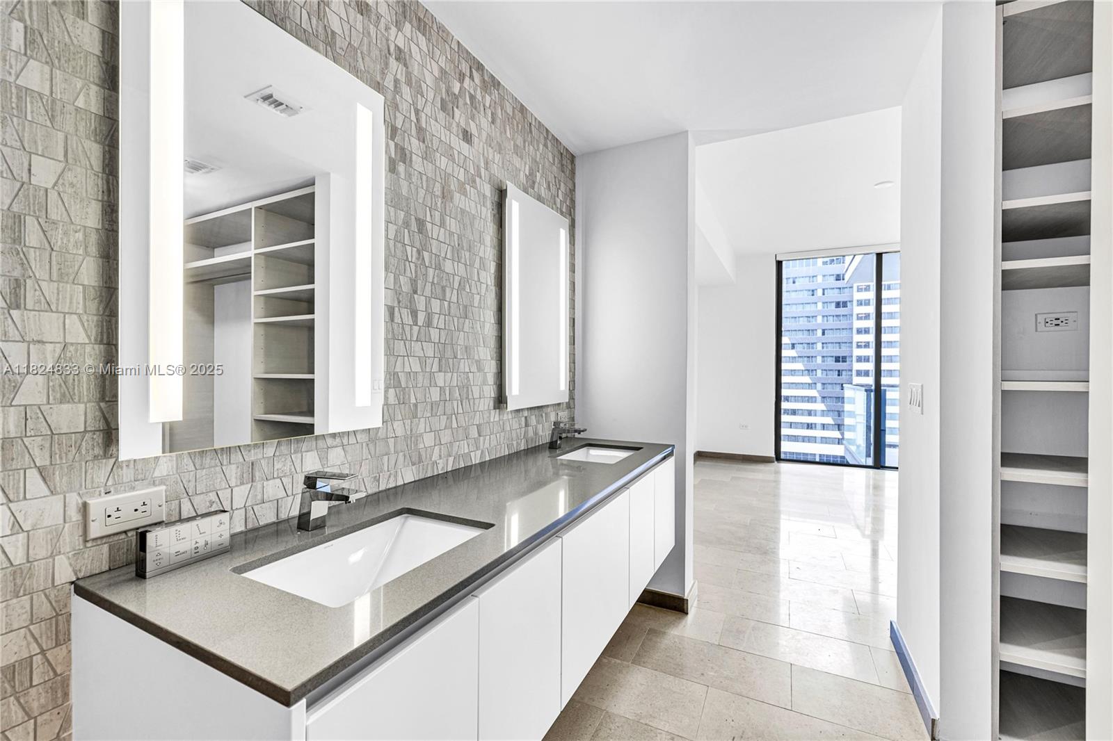 RISE CONDO - Residential