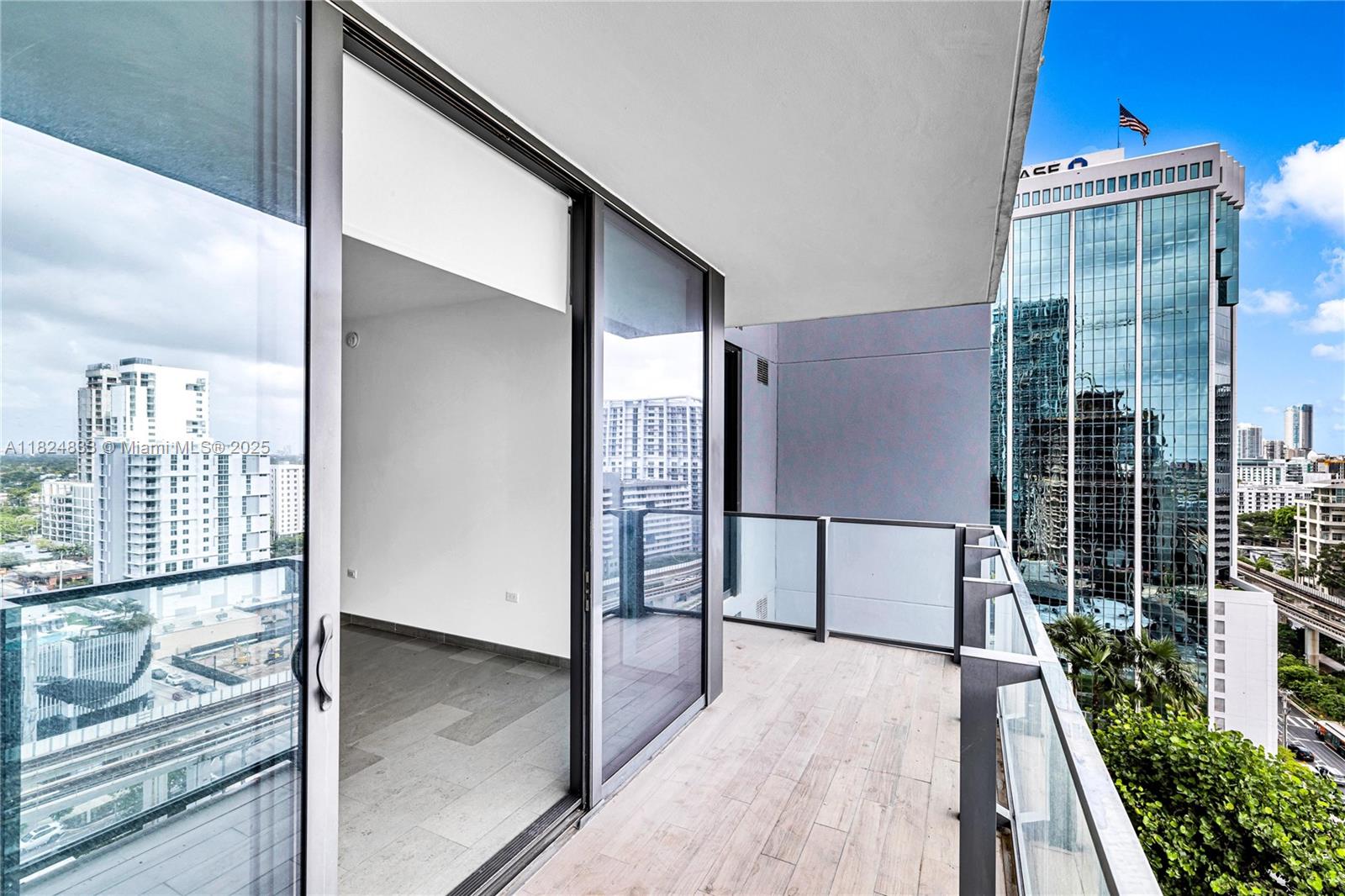 RISE CONDO - Residential