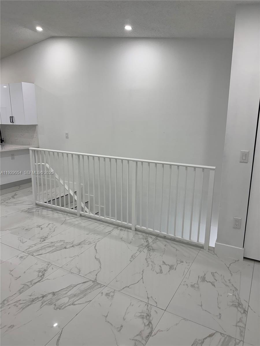 EL PRADO XV CONDO - Residential Lease