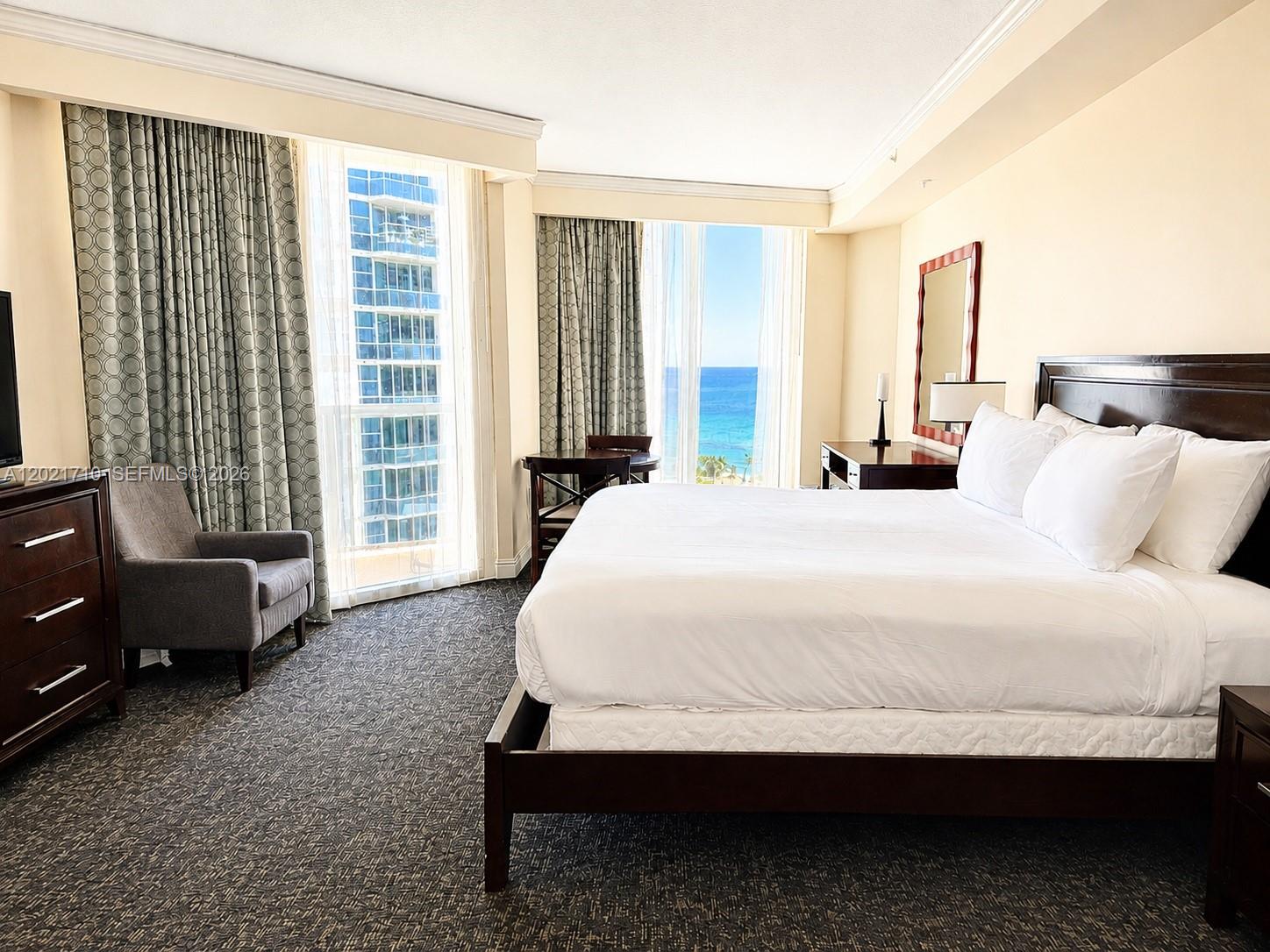 TRUMP INTERNATIONAL SONES - Residential