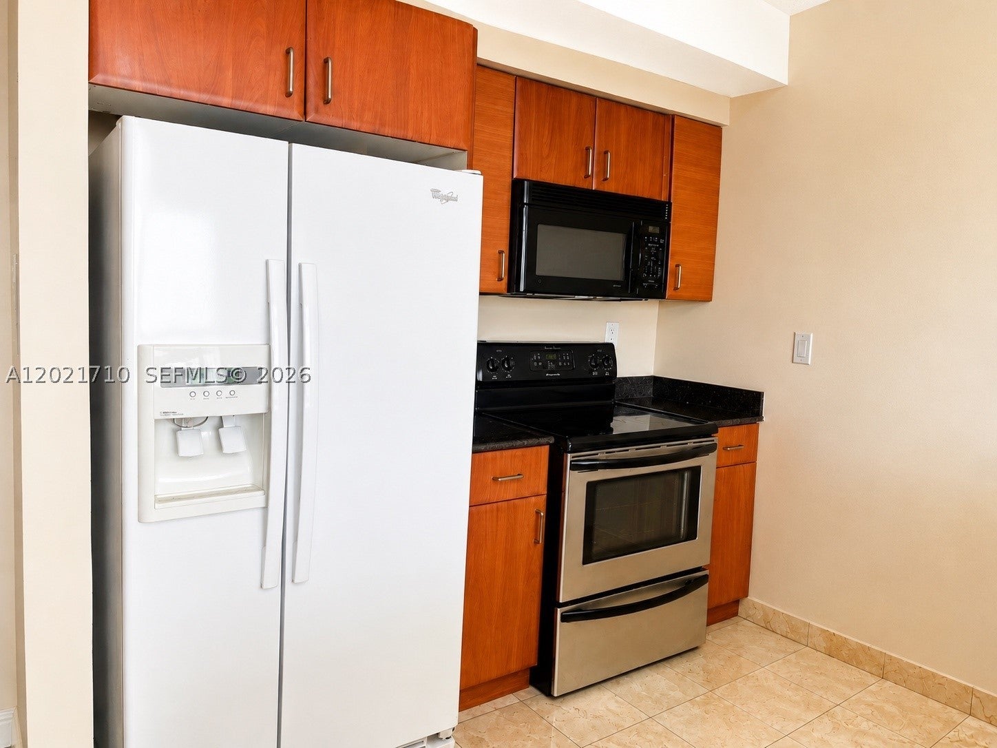 18001 Collins Ave 605