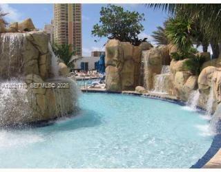 TRUMP INTERNATIONAL SONES - Residential