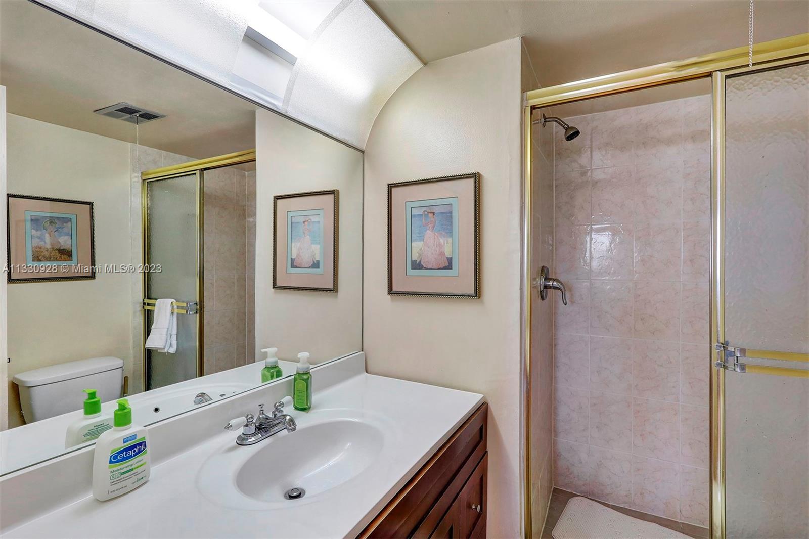 SUNRISE LAKES 15 CONDO - Residential