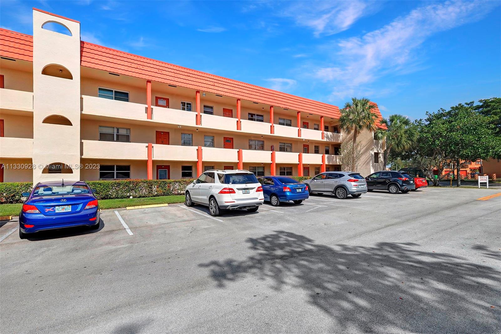 SUNRISE LAKES 15 CONDO - Residential