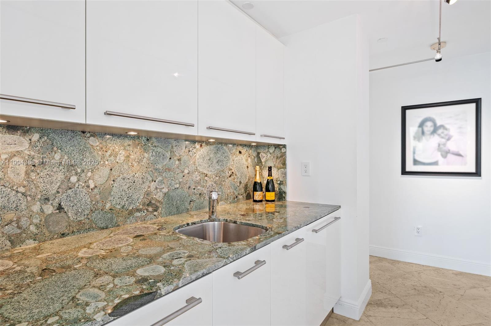 GROVE HILL TOWER CONDO - Residential