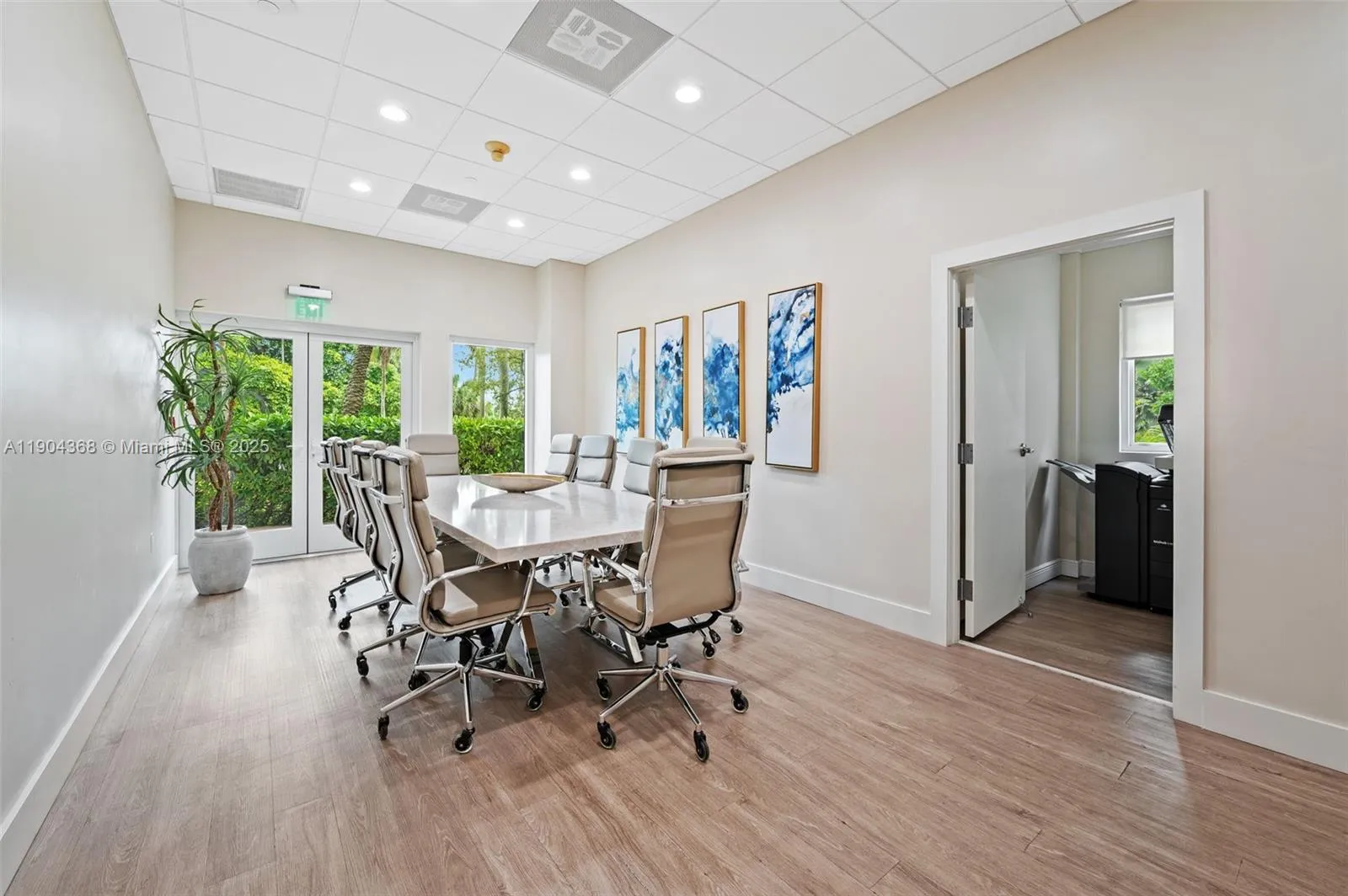 Miami, Florida 33133, United States, 2 Bedrooms Bedrooms, ,3 BathroomsBathrooms,Residential,Active,239581