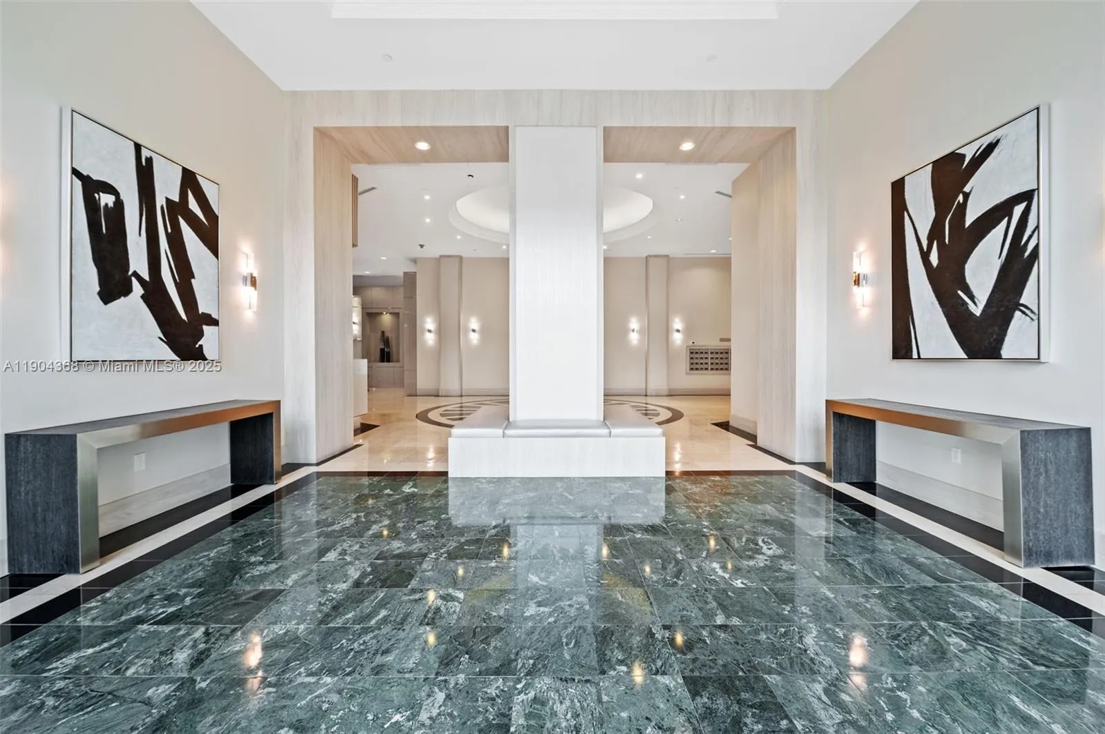 Miami, Florida 33133, United States, 2 Bedrooms Bedrooms, ,3 BathroomsBathrooms,Residential,Active,239581