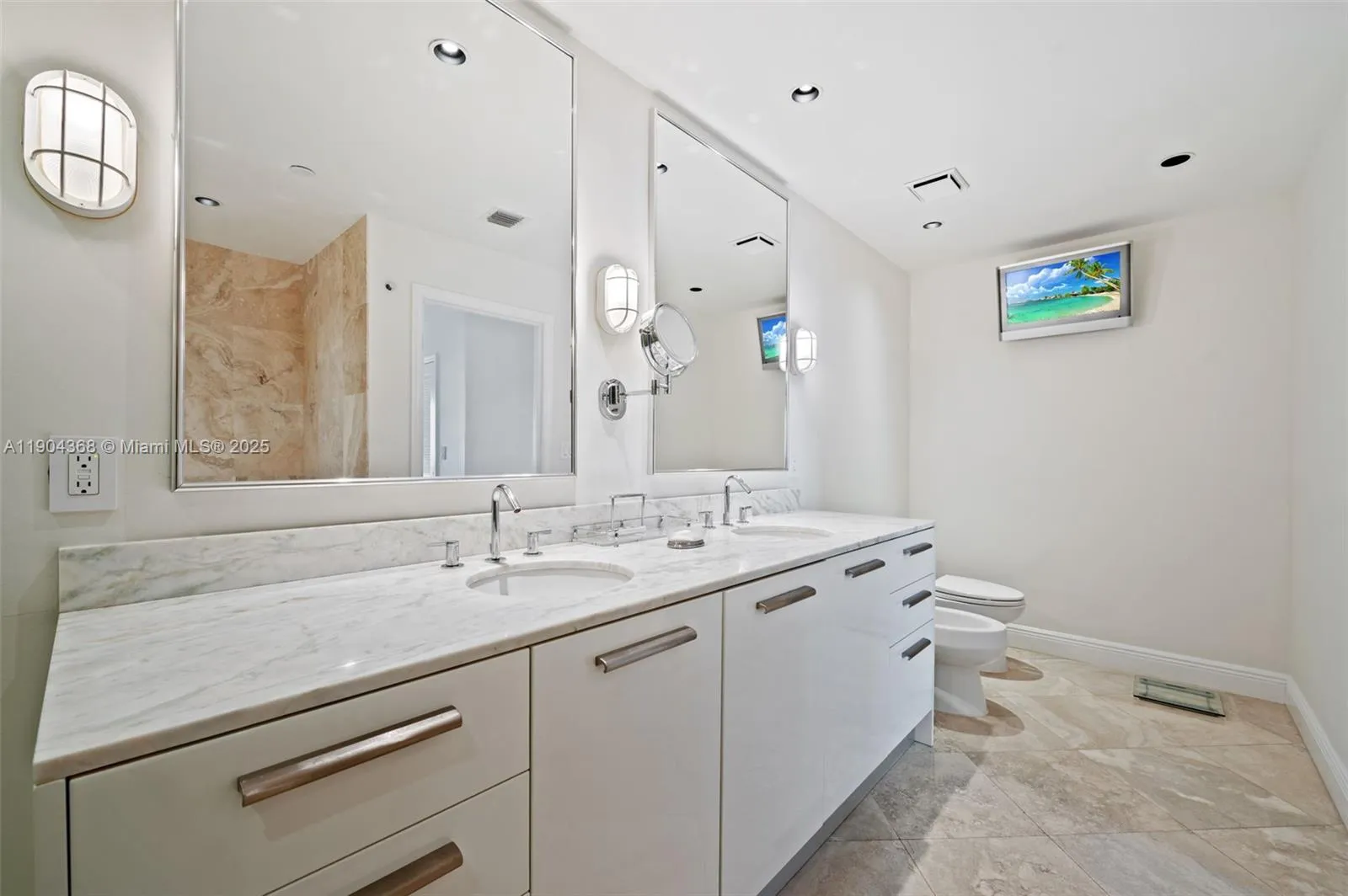 Miami, Florida 33133, United States, 2 Bedrooms Bedrooms, ,3 BathroomsBathrooms,Residential,Active,239581