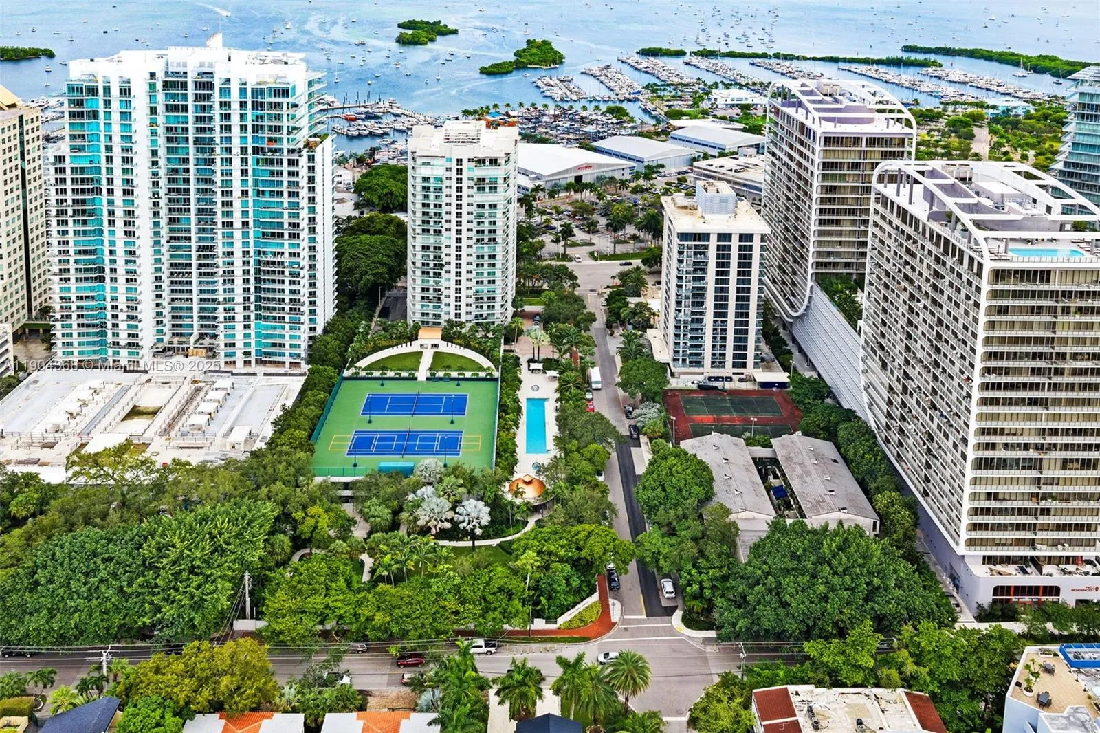 Miami, Florida 33133, United States, 2 Bedrooms Bedrooms, ,3 BathroomsBathrooms,Residential,Active,239581