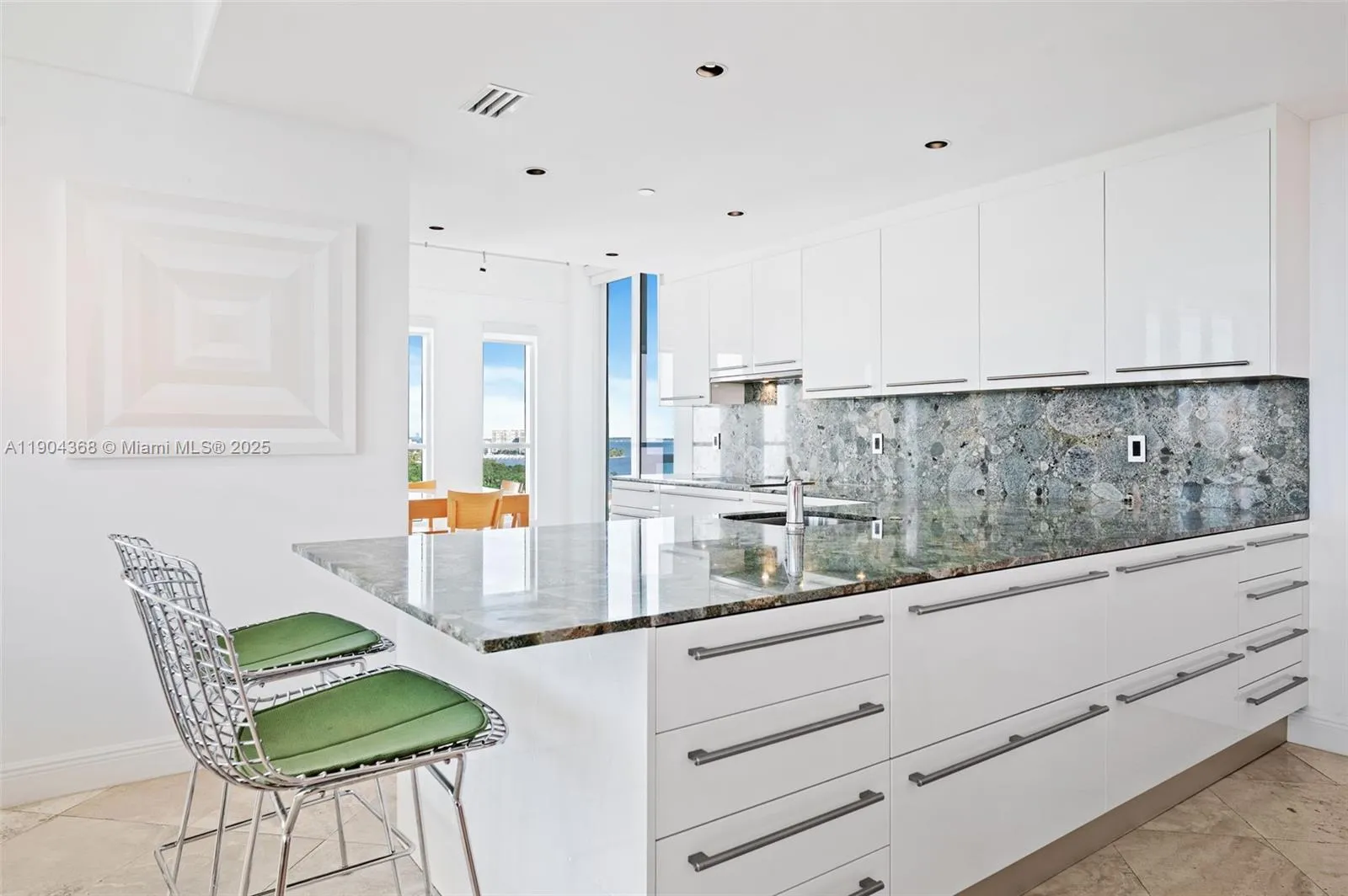 Miami, Florida 33133, United States, 2 Bedrooms Bedrooms, ,3 BathroomsBathrooms,Residential,Active,239581