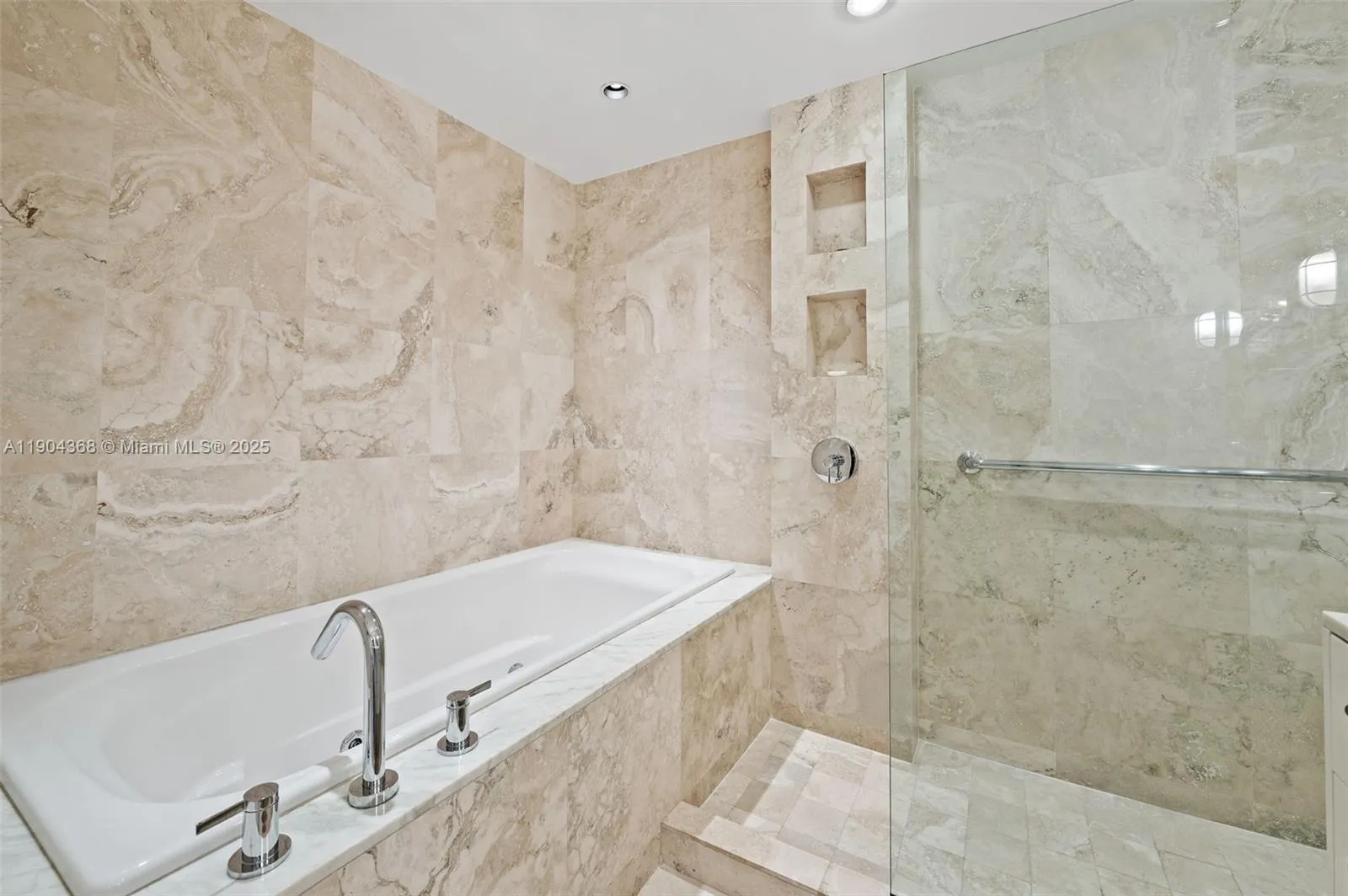 Miami, Florida 33133, United States, 2 Bedrooms Bedrooms, ,3 BathroomsBathrooms,Residential,Active,239581