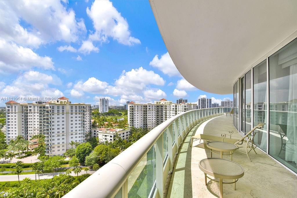 TOWERS OF PORTO VITA-SOUT - Residential