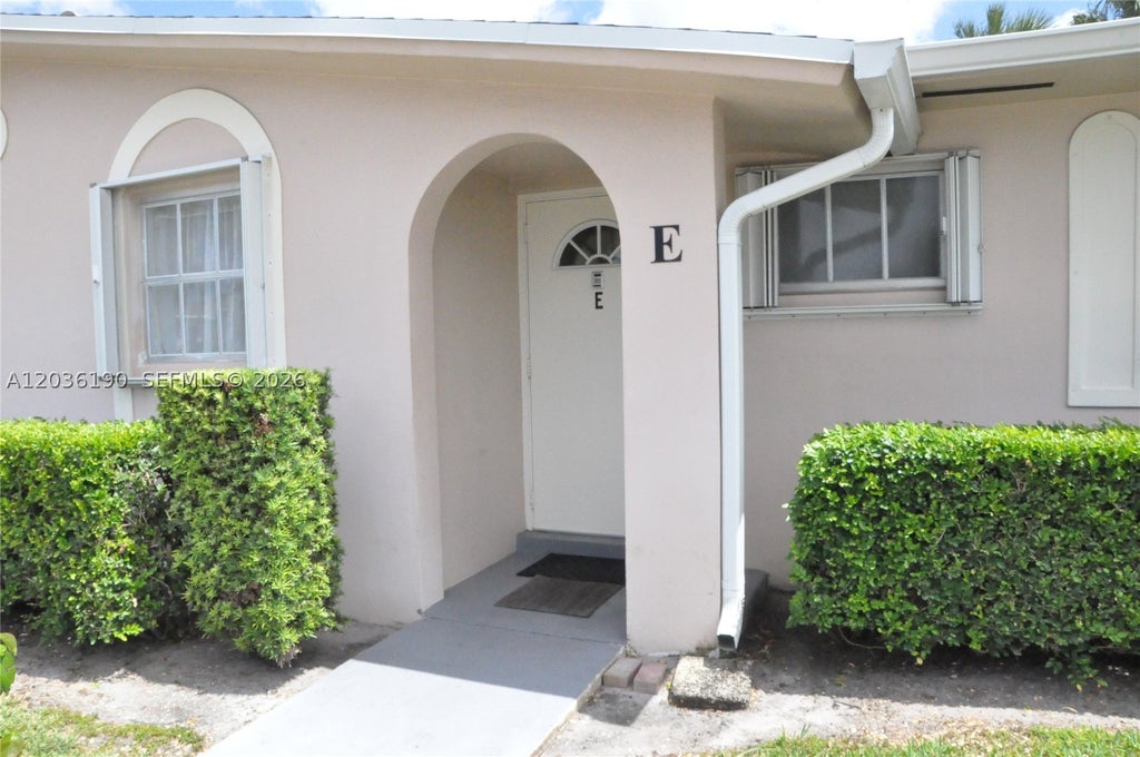 Photo of 2784 E Dudley Dr E #E, West Palm Beach, FL 33415 (MLS # A12036190)