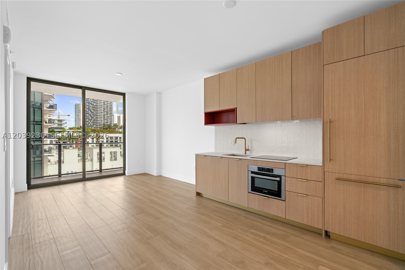 90 NE 32nd St 1009
