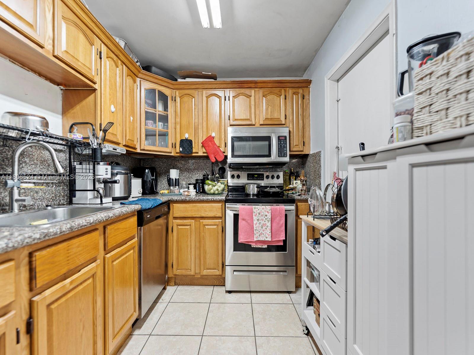 7825 Miller Dr C212