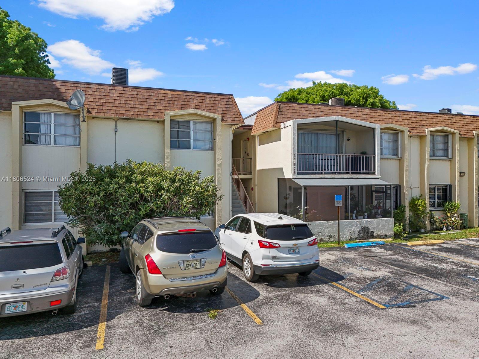 Property for Sale at 7825 Miller Dr C212, Miami, Broward County, Florida - Bedrooms: 3 
Bathrooms: 2  - $330,000