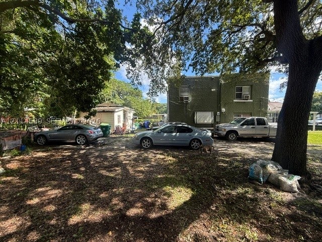 337 NW 48th St