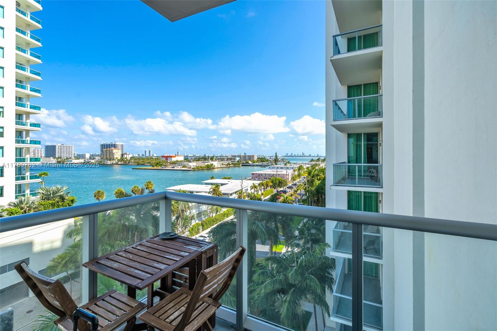 ELOQUENCE ON THE BAY COND - Residential