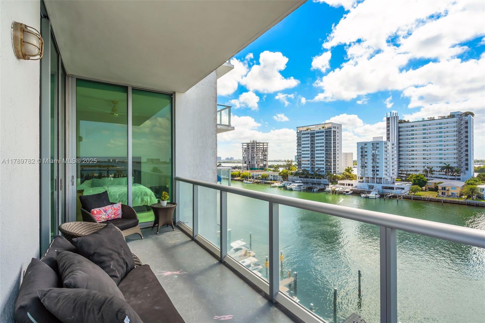 ELOQUENCE ON THE BAY COND - Residential