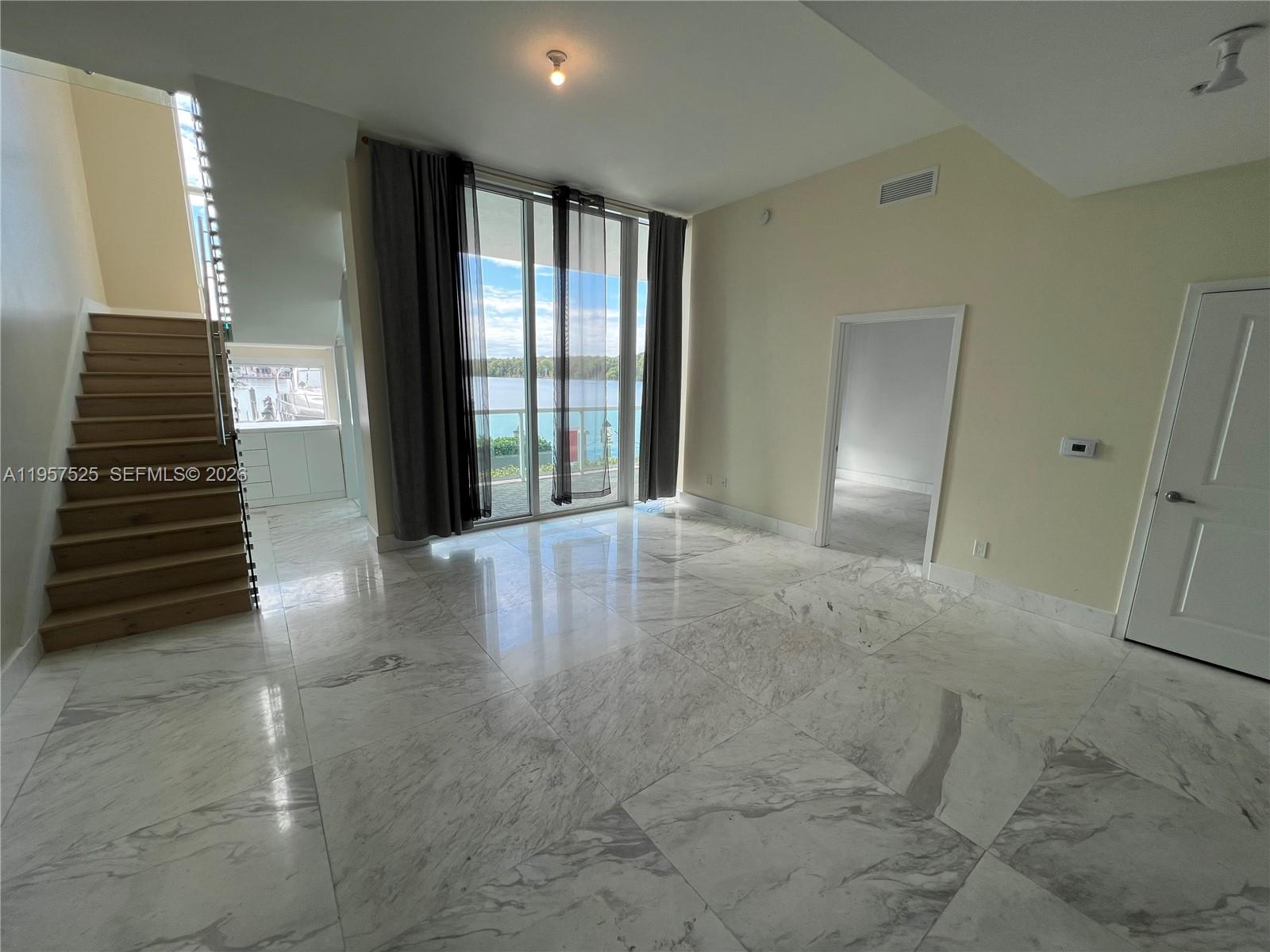 400 Sunny Isles Blvd 102