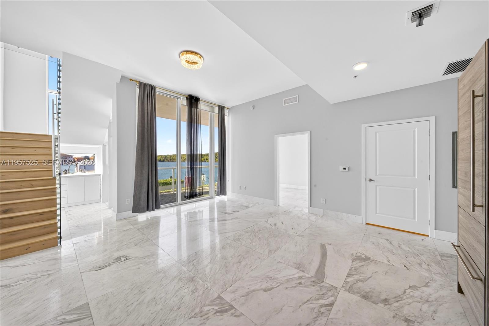 400 Sunny Isles Blvd 102