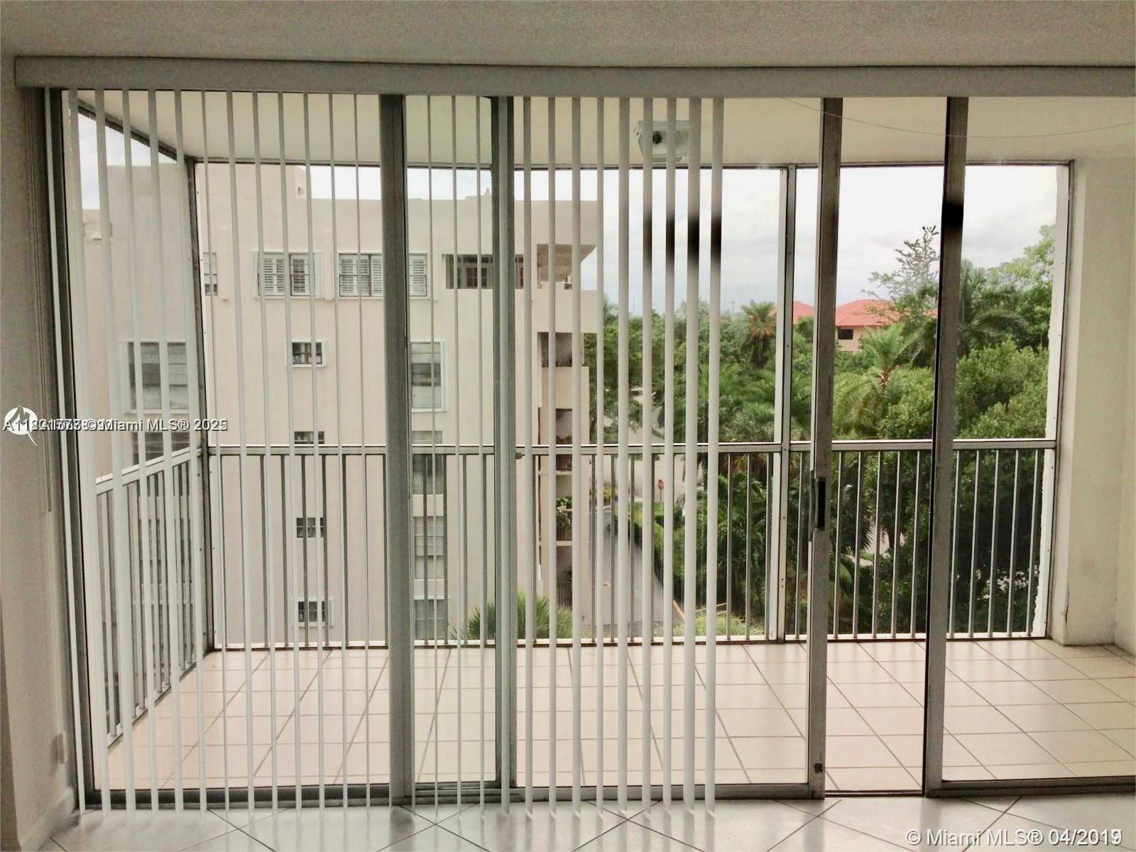 Rental Property at 150 Ocean Lane Dr 5B, Key Biscayne, Miami-Dade County, Florida - Bedrooms: 2 
Bathrooms: 2  - $4,200 MO.
