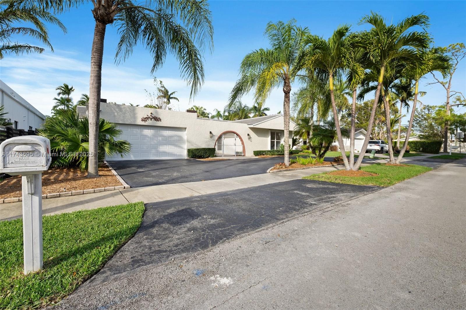 9717 Sw 93rd Ter, Miami, Broward County, Florida - 3 Bedrooms  
2 Bathrooms - 
